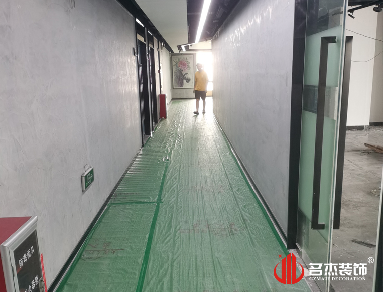 地面?；? width=